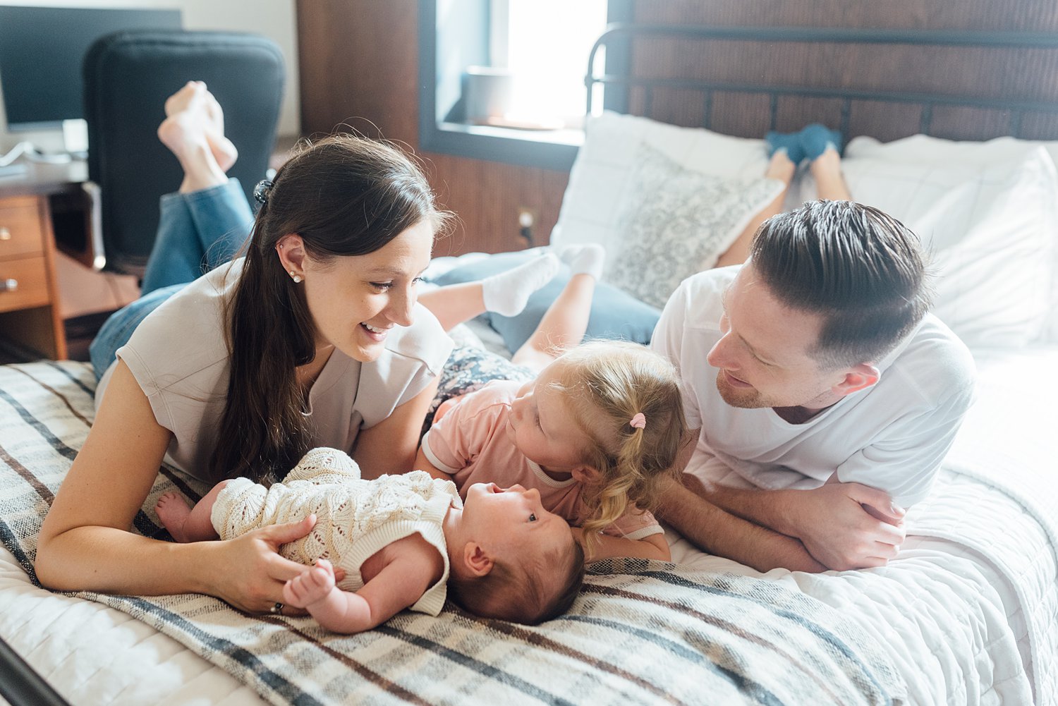 The Manns Family - Philadelphia Lifestyle Newborn Session - Philadelphia Family Photographer - Alison Dunn Photography photo